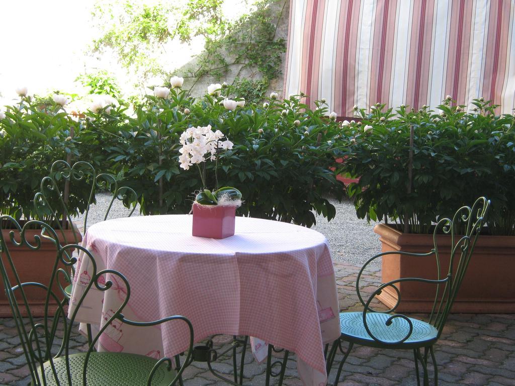 B&B Ristorante Del Monte Colleretto Giacosa Eksteriør billede